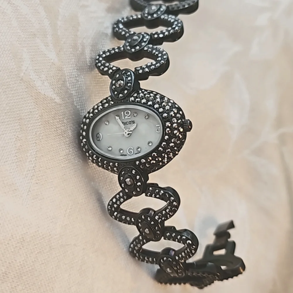 Chico's Charlotte Watch.